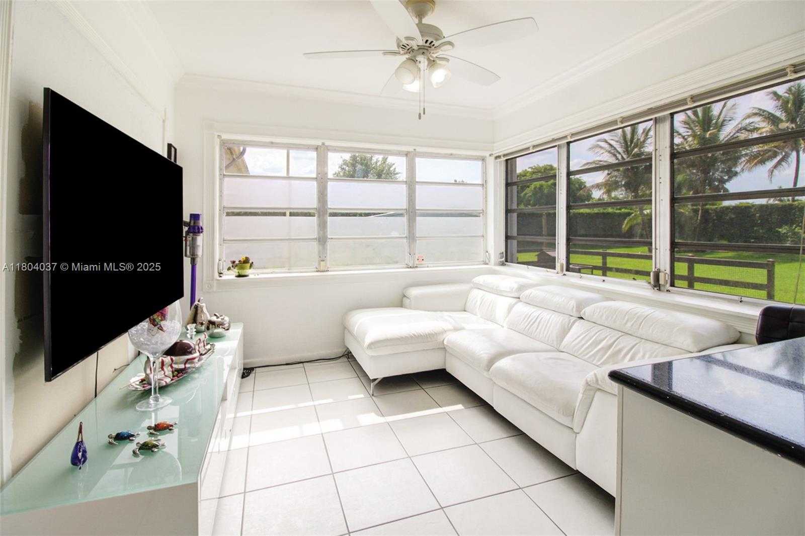 Small Image of 12411 SOUTH WEST 12TH ST, Davie Number 14