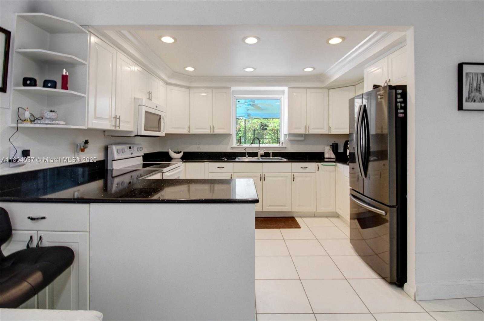 Small Image of 12411 SOUTH WEST 12TH ST, Davie Number 15