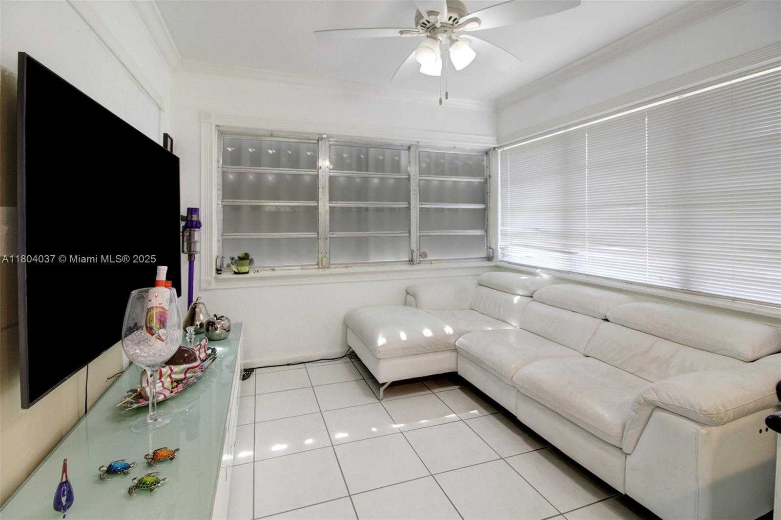 Small Image of 12411 SOUTH WEST 12TH ST, Davie Number 19