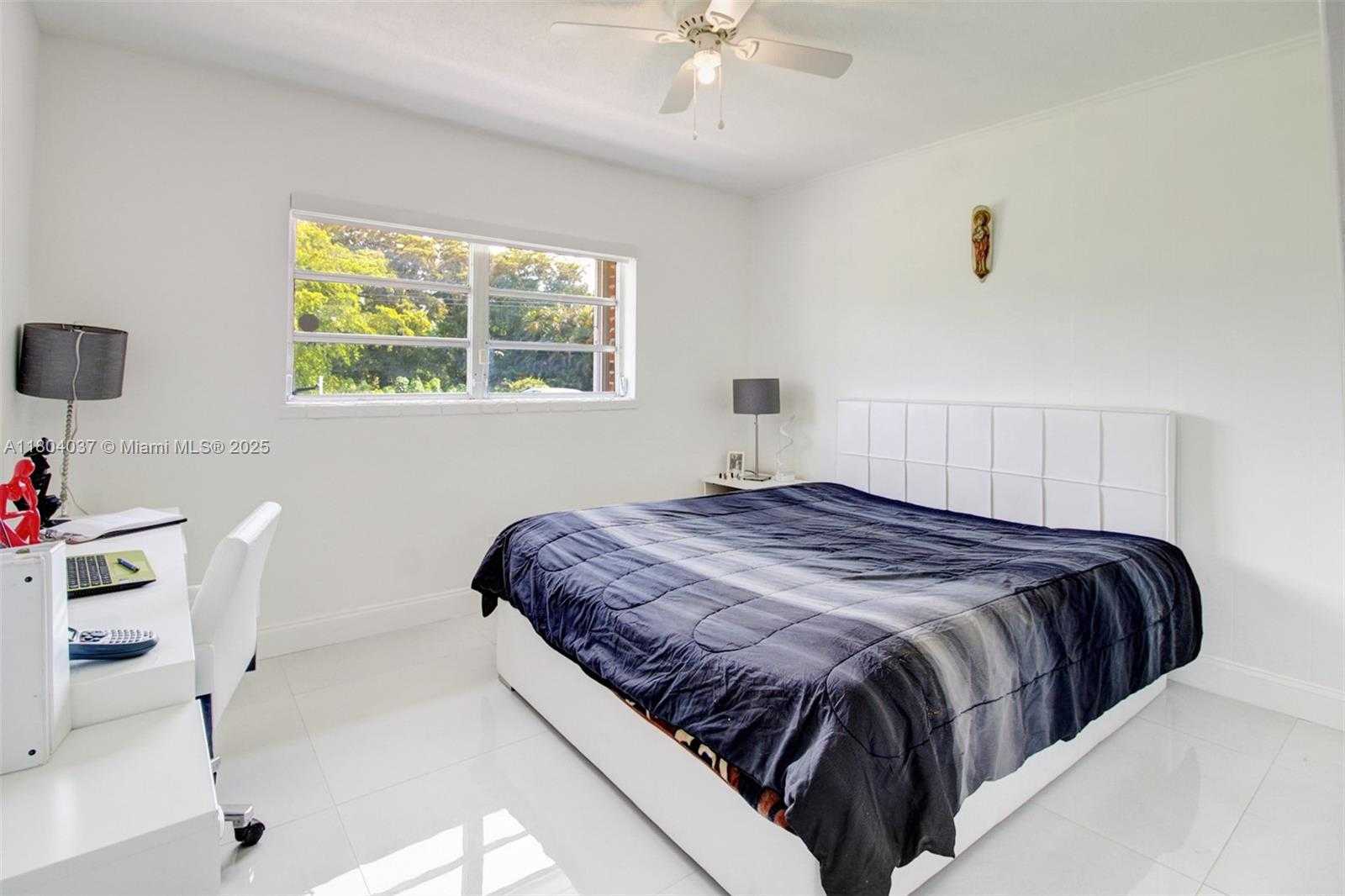 Small Image of 12411 SOUTH WEST 12TH ST, Davie Number 22