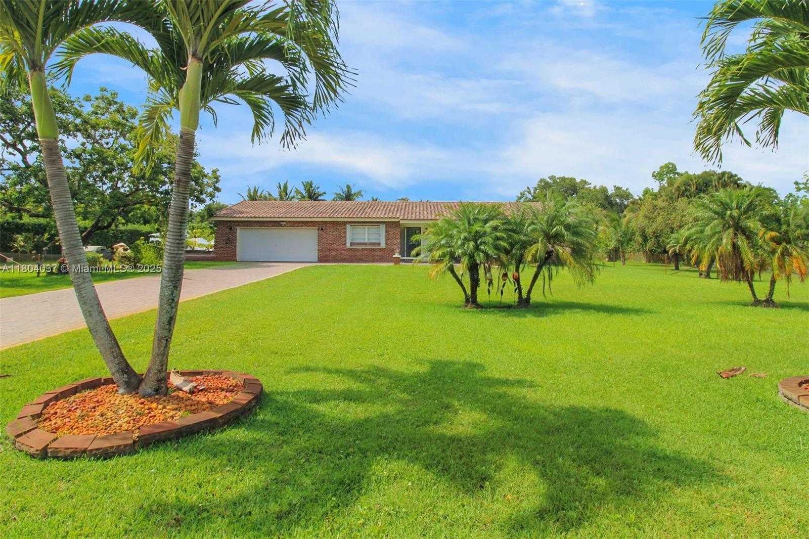 Small Image of 12411 SOUTH WEST 12TH ST, Davie Number 3