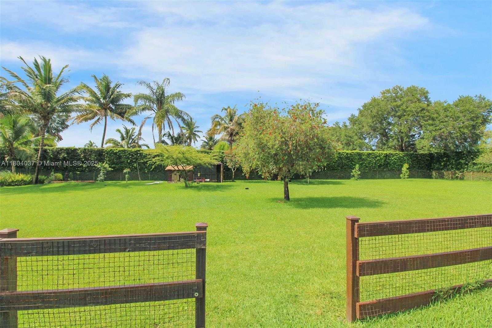 Small Image of 12411 SOUTH WEST 12TH ST, Davie Number 30