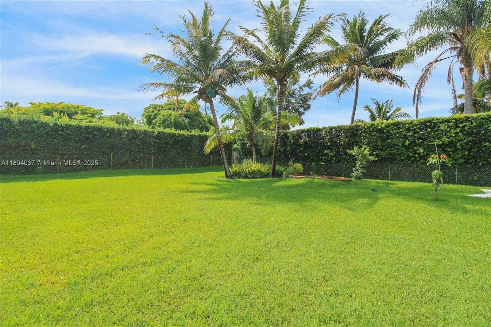 Small Image of 12411 SOUTH WEST 12TH ST, Davie Number 31