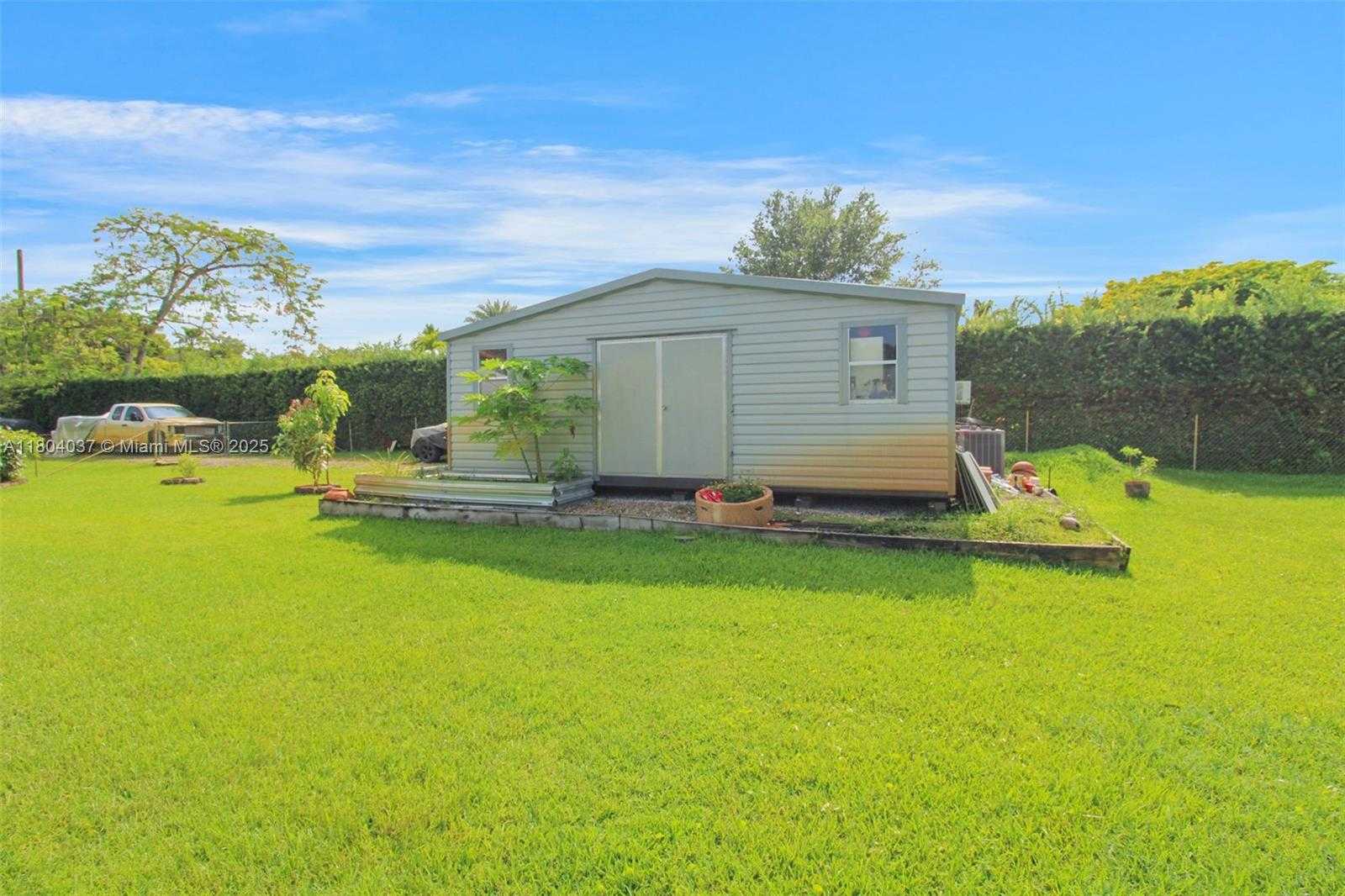 Small Image of 12411 SOUTH WEST 12TH ST, Davie Number 33