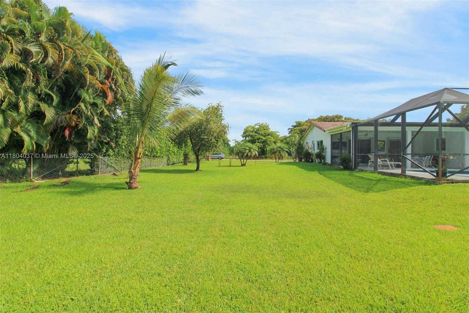 Small Image of 12411 SOUTH WEST 12TH ST, Davie Number 39