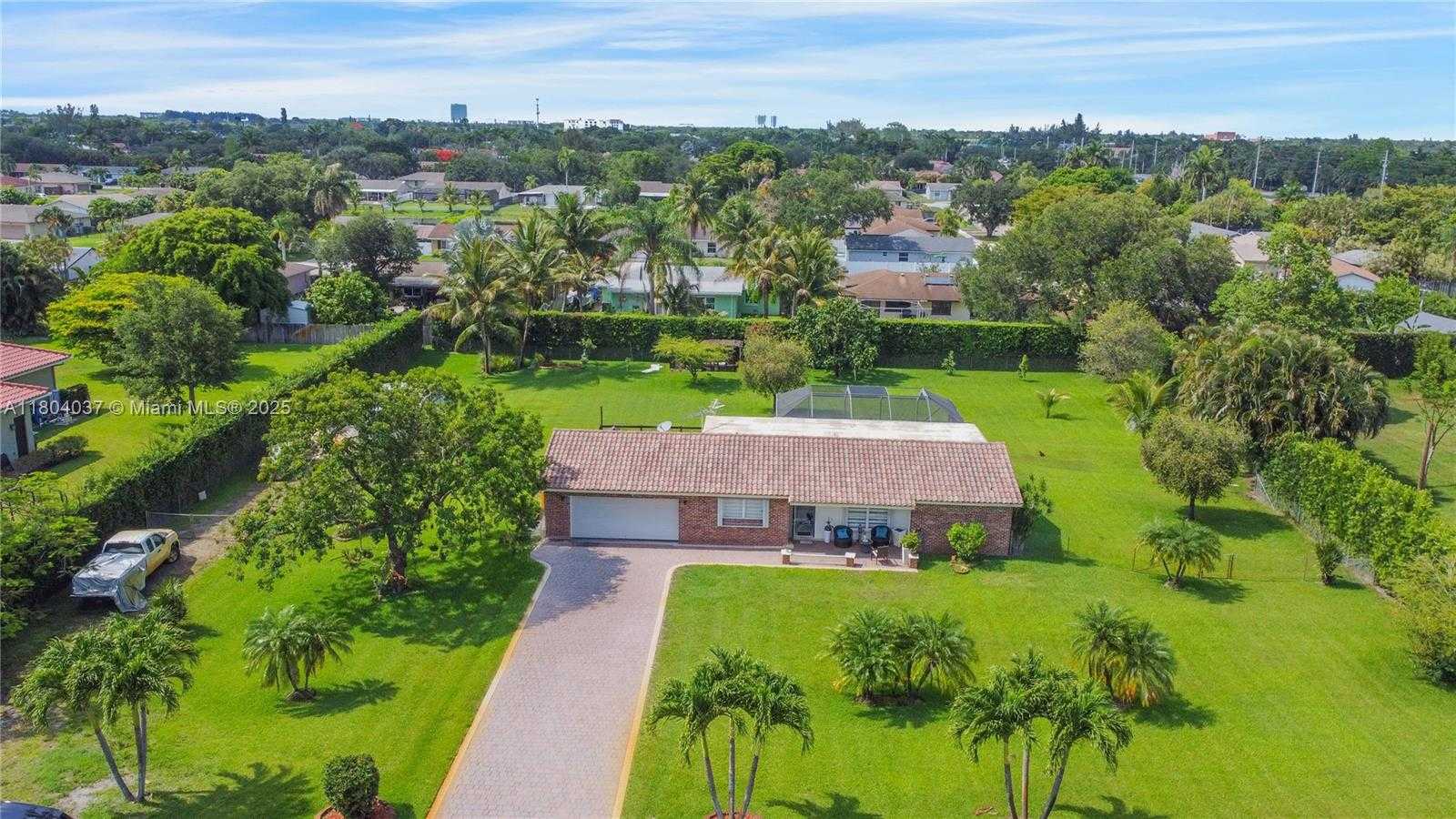 Small Image of 12411 SOUTH WEST 12TH ST, Davie Number 41