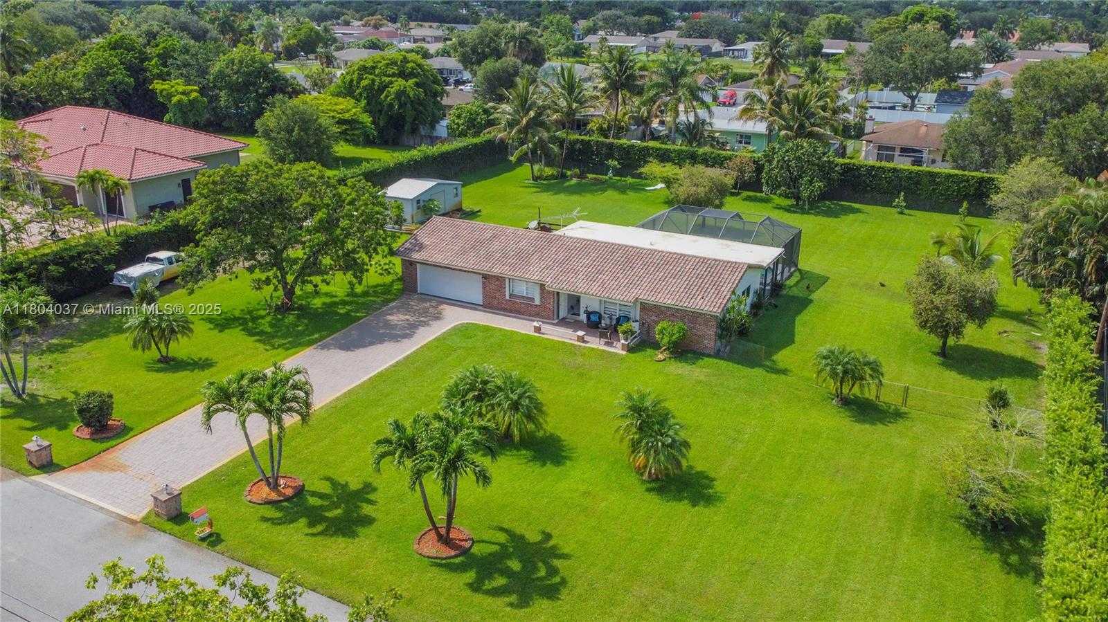 Small Image of 12411 SOUTH WEST 12TH ST, Davie Number 42