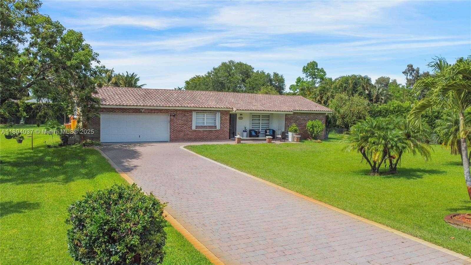 Small Image of 12411 SOUTH WEST 12TH ST, Davie Number 46