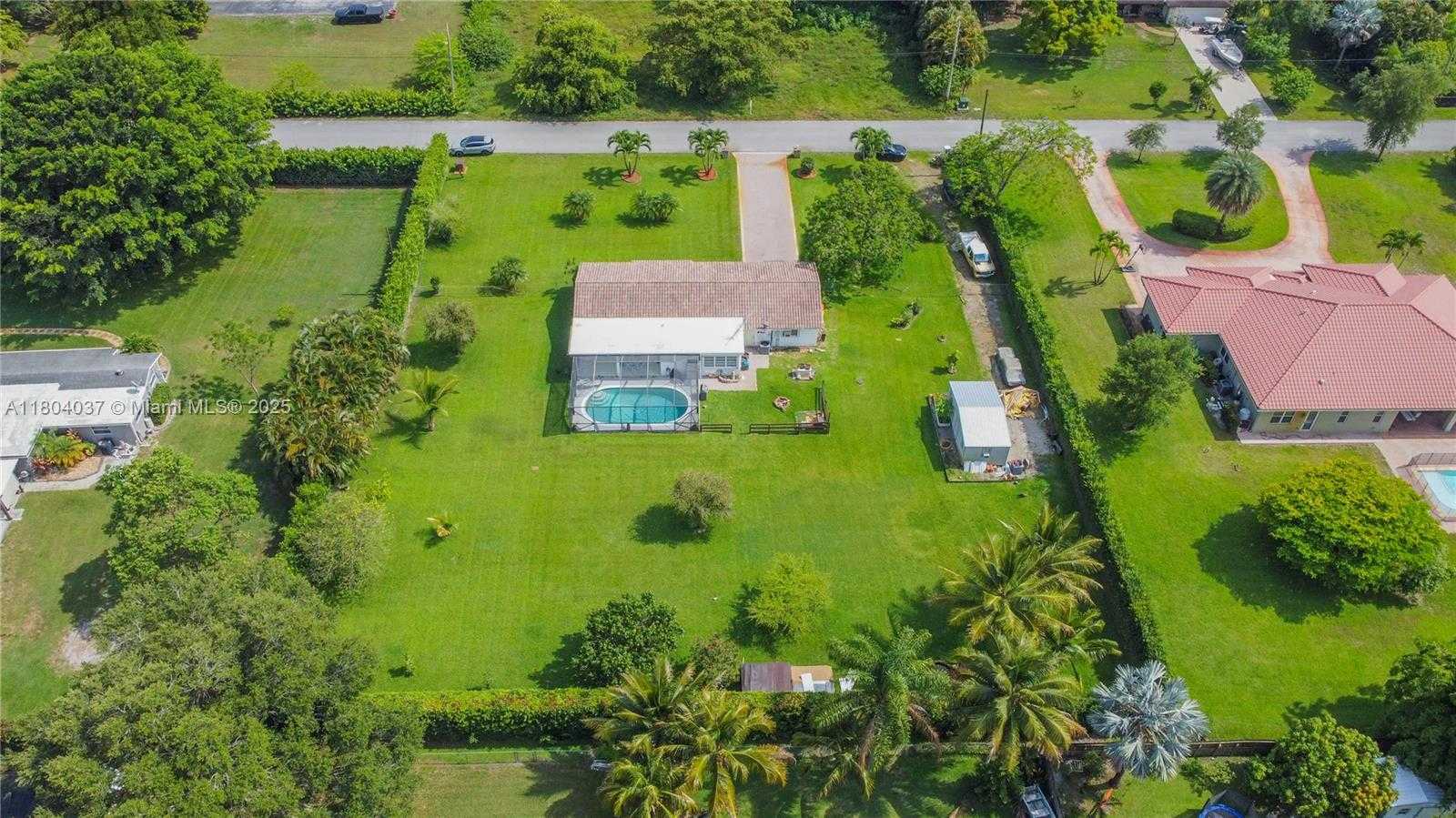 Small Image of 12411 SOUTH WEST 12TH ST, Davie Number 47