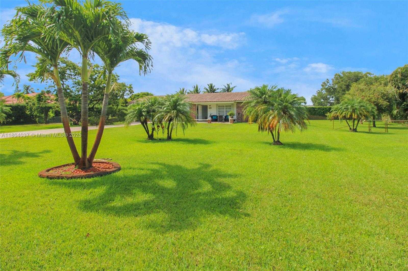 Small Image of 12411 SOUTH WEST 12TH ST, Davie Number 6