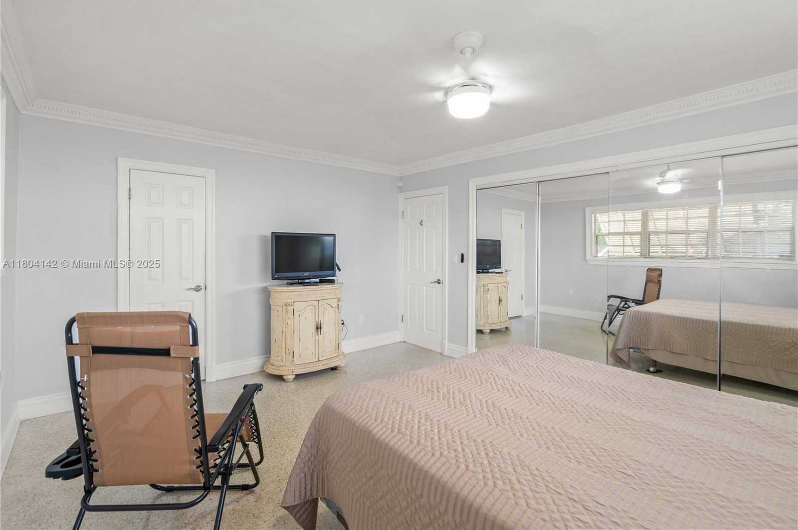 Small Image of 19510 NORTH EAST 19TH AVE, Miami Number 16