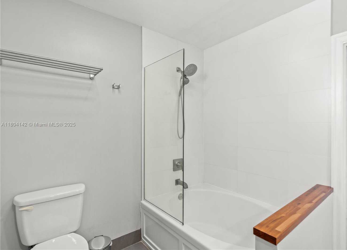 Small Image of 19510 NORTH EAST 19TH AVE, Miami Number 19