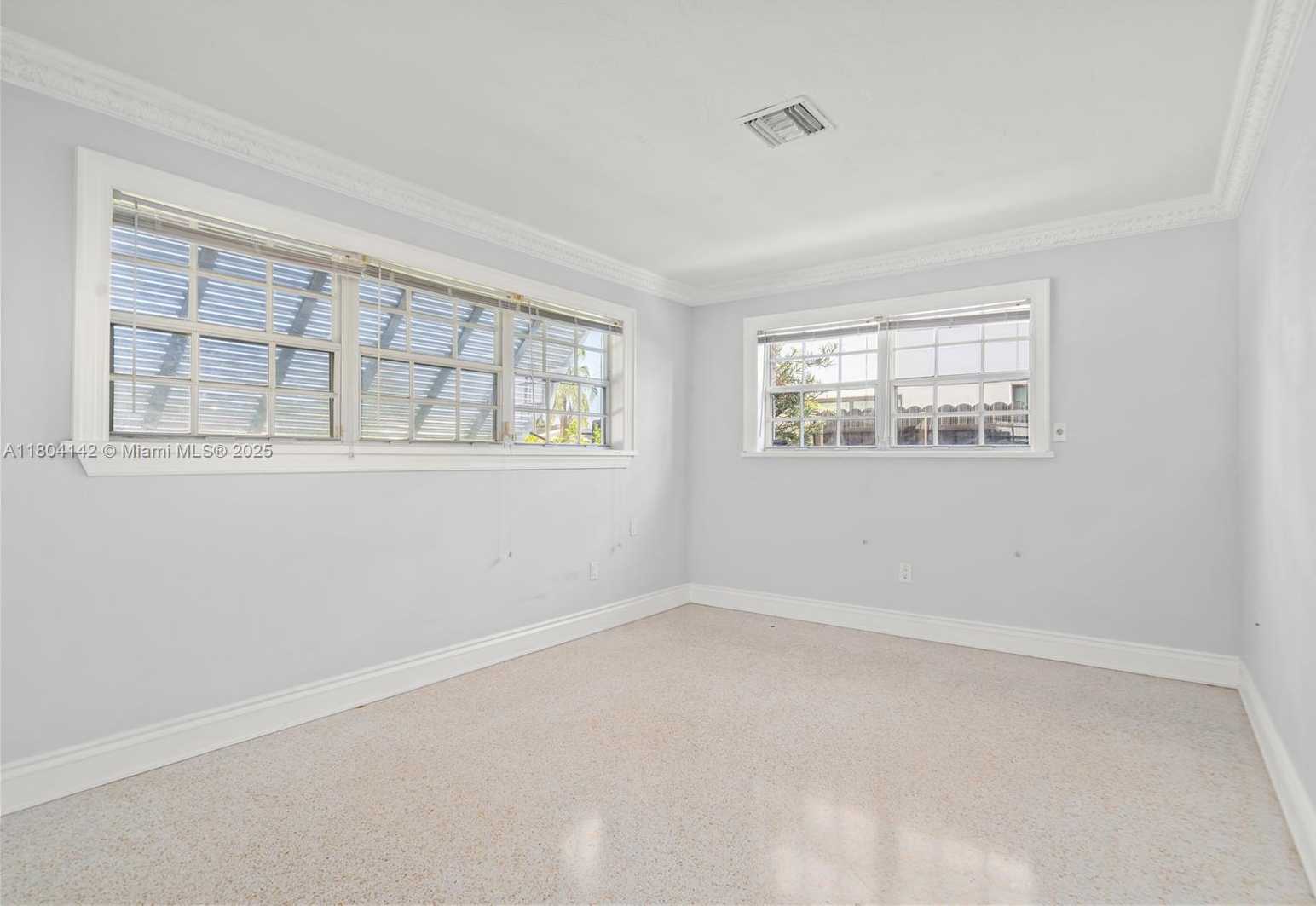 Small Image of 19510 NORTH EAST 19TH AVE, Miami Number 20