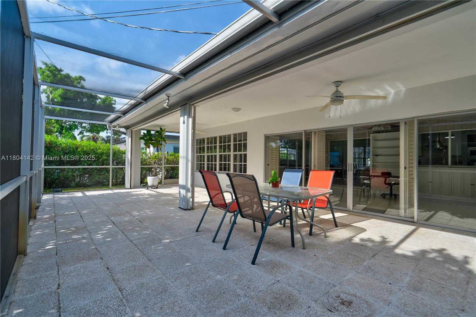 Small Image of 19510 NORTH EAST 19TH AVE, Miami Number 26
