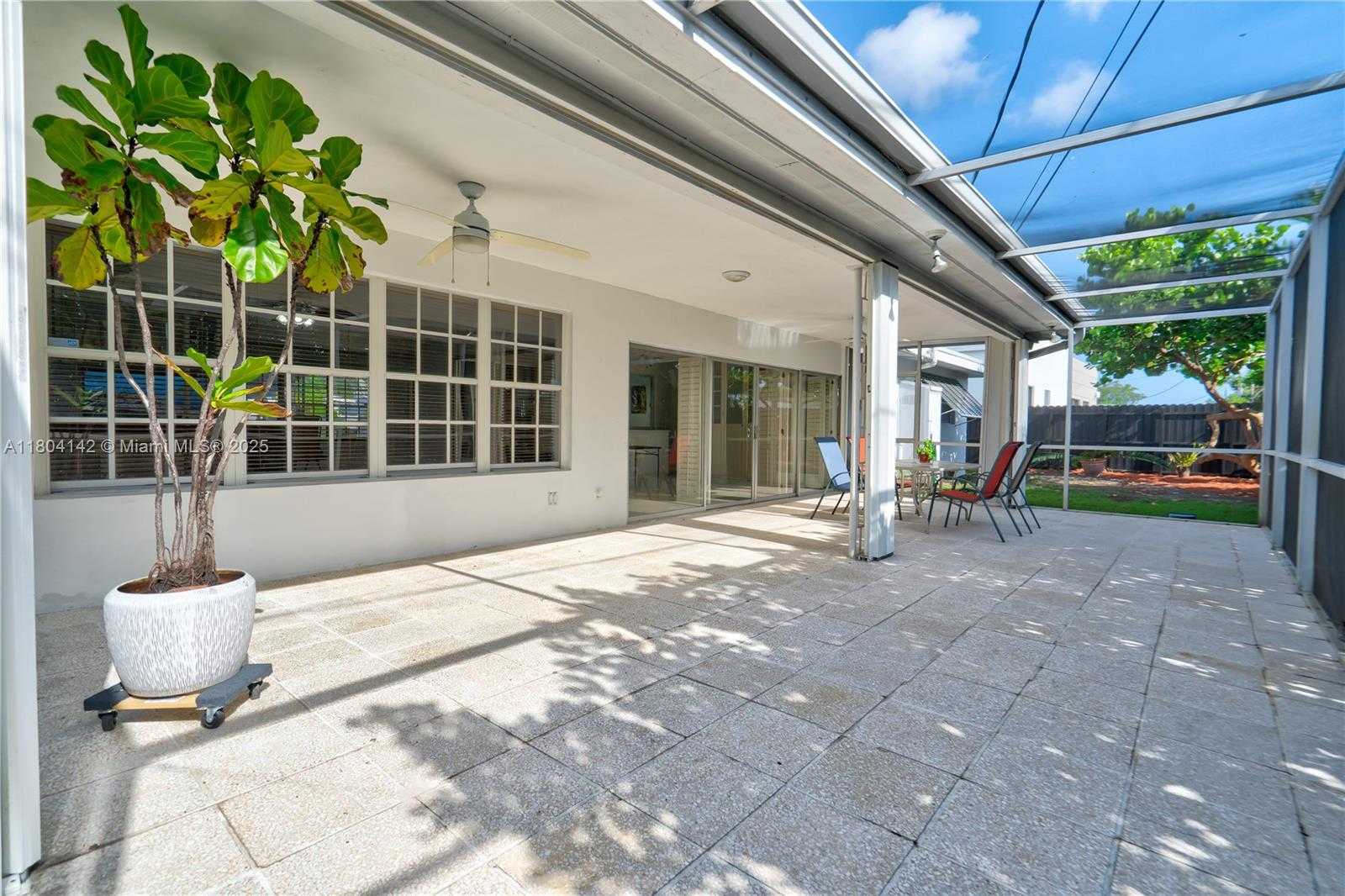 Small Image of 19510 NORTH EAST 19TH AVE, Miami Number 27