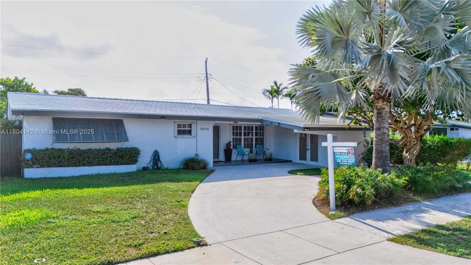 Small Image of 19510 NORTH EAST 19TH AVE, Miami Number 29