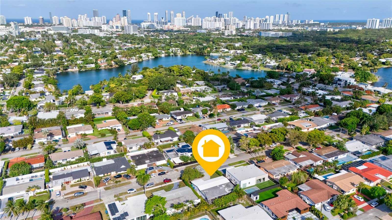 Small Image of 19510 NORTH EAST 19TH AVE, Miami Number 35