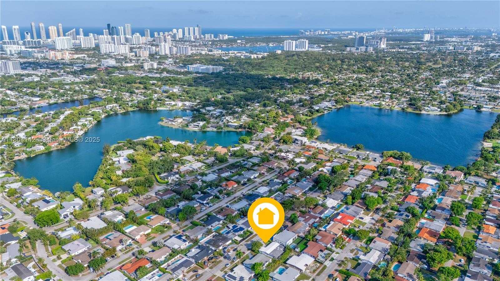 Small Image of 19510 NORTH EAST 19TH AVE, Miami Number 36