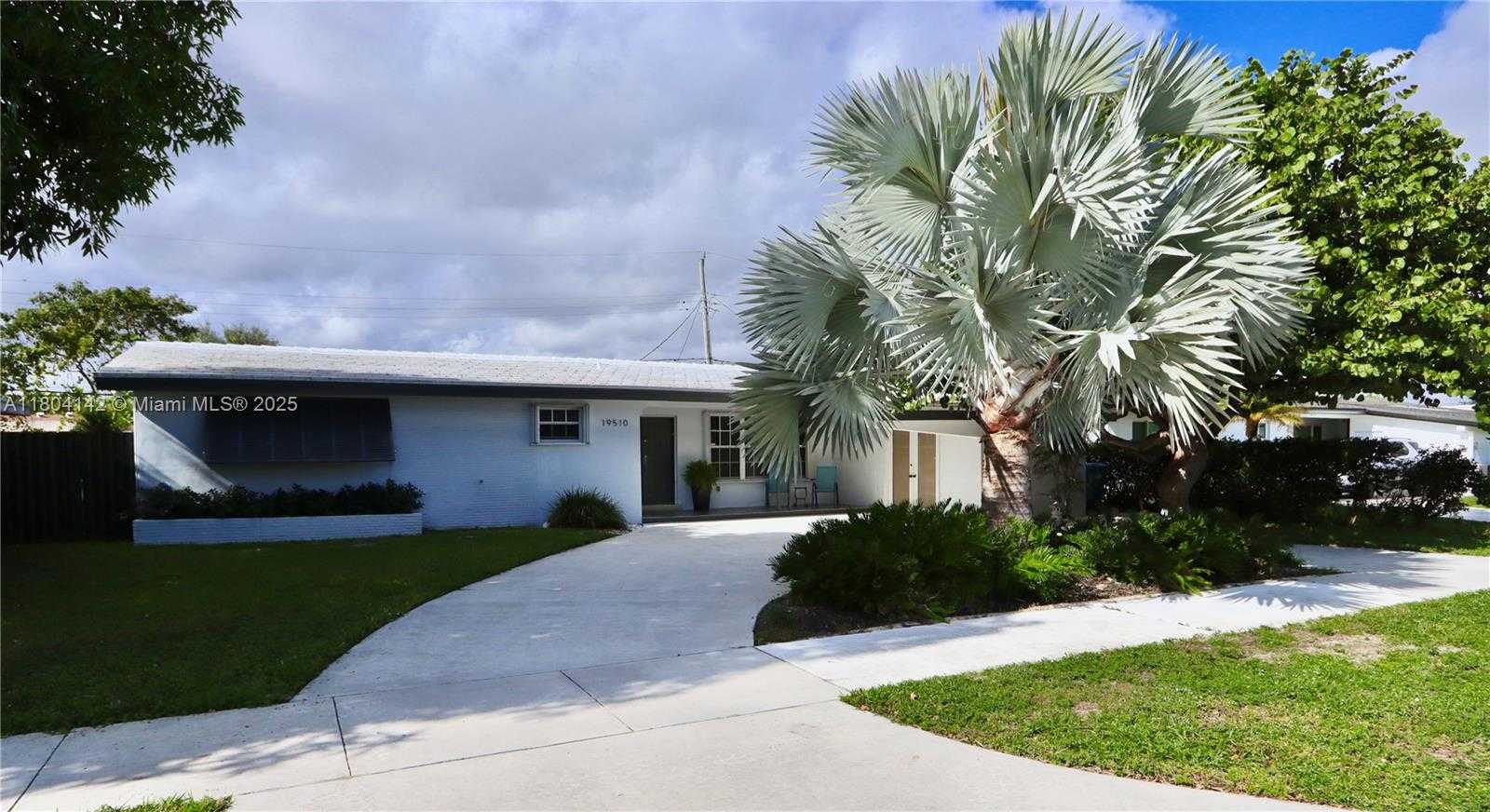 Small Image of 19510 NORTH EAST 19TH AVE, Miami Number 50