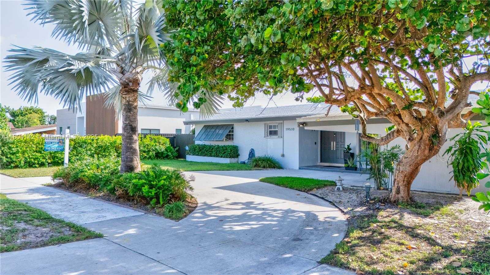 Small Image of 19510 NORTH EAST 19TH AVE, Miami Number 6