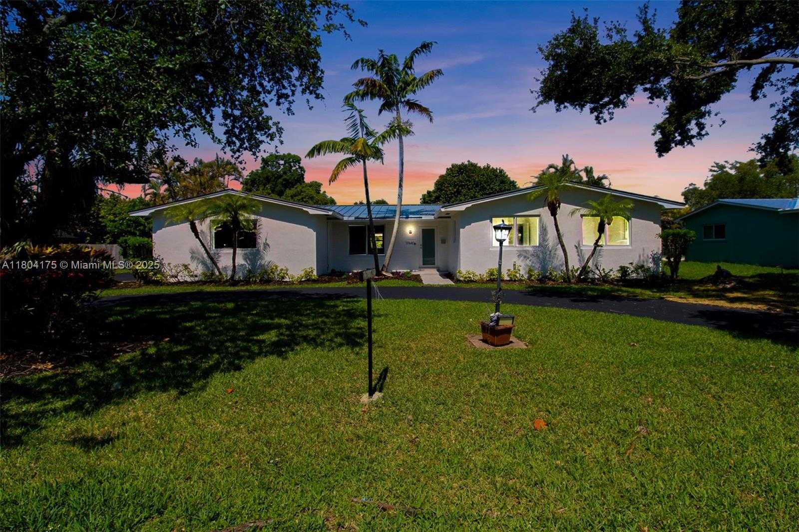 Small Image of 17640 SOUTH WEST 84TH CT, Palmetto Bay Number 3