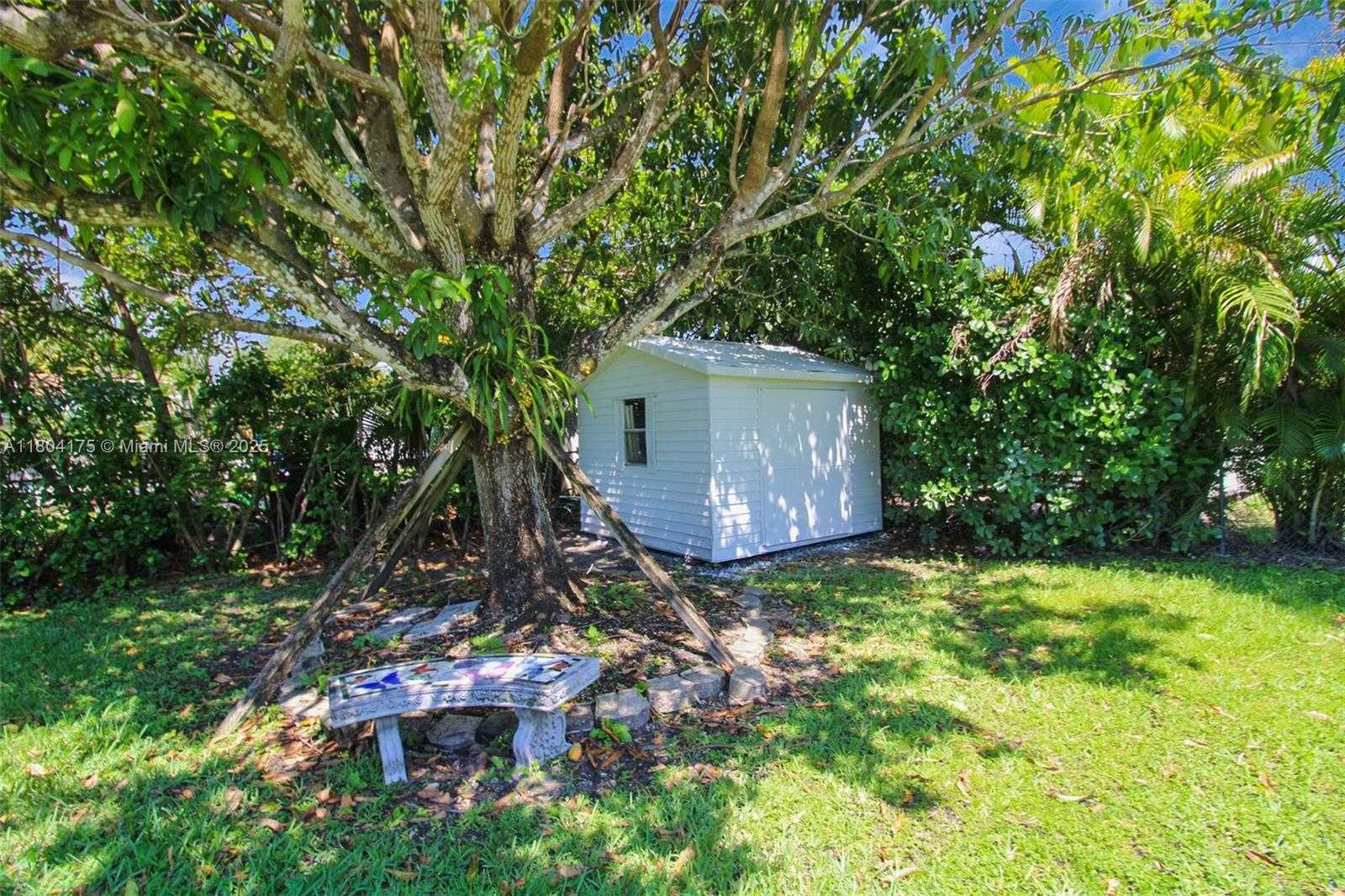 Small Image of 17640 SOUTH WEST 84TH CT, Palmetto Bay Number 31
