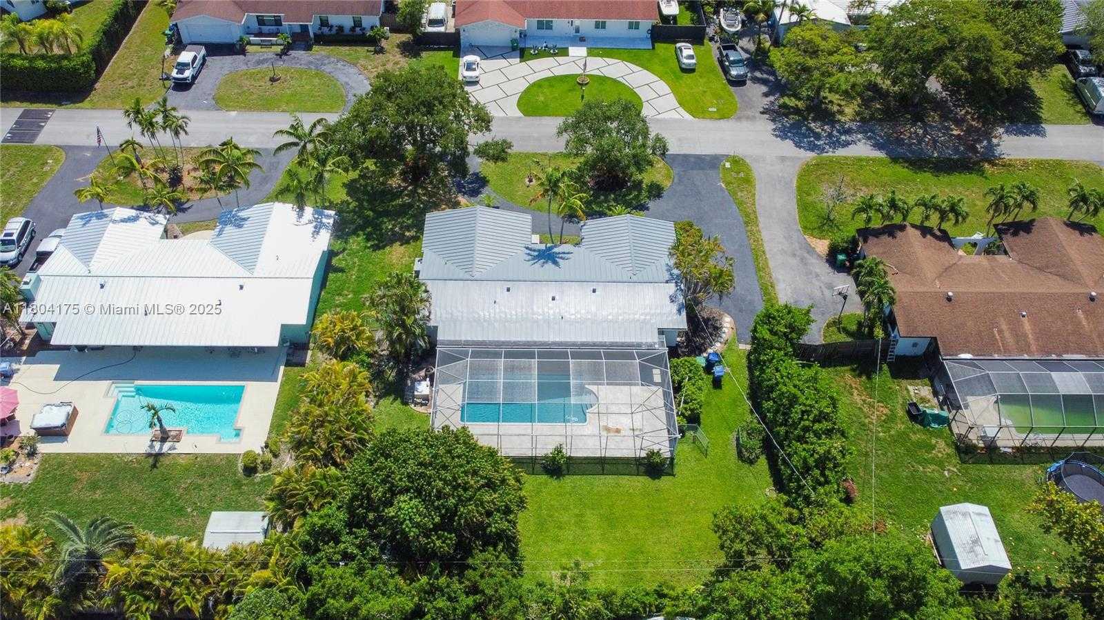 Small Image of 17640 SOUTH WEST 84TH CT, Palmetto Bay Number 37