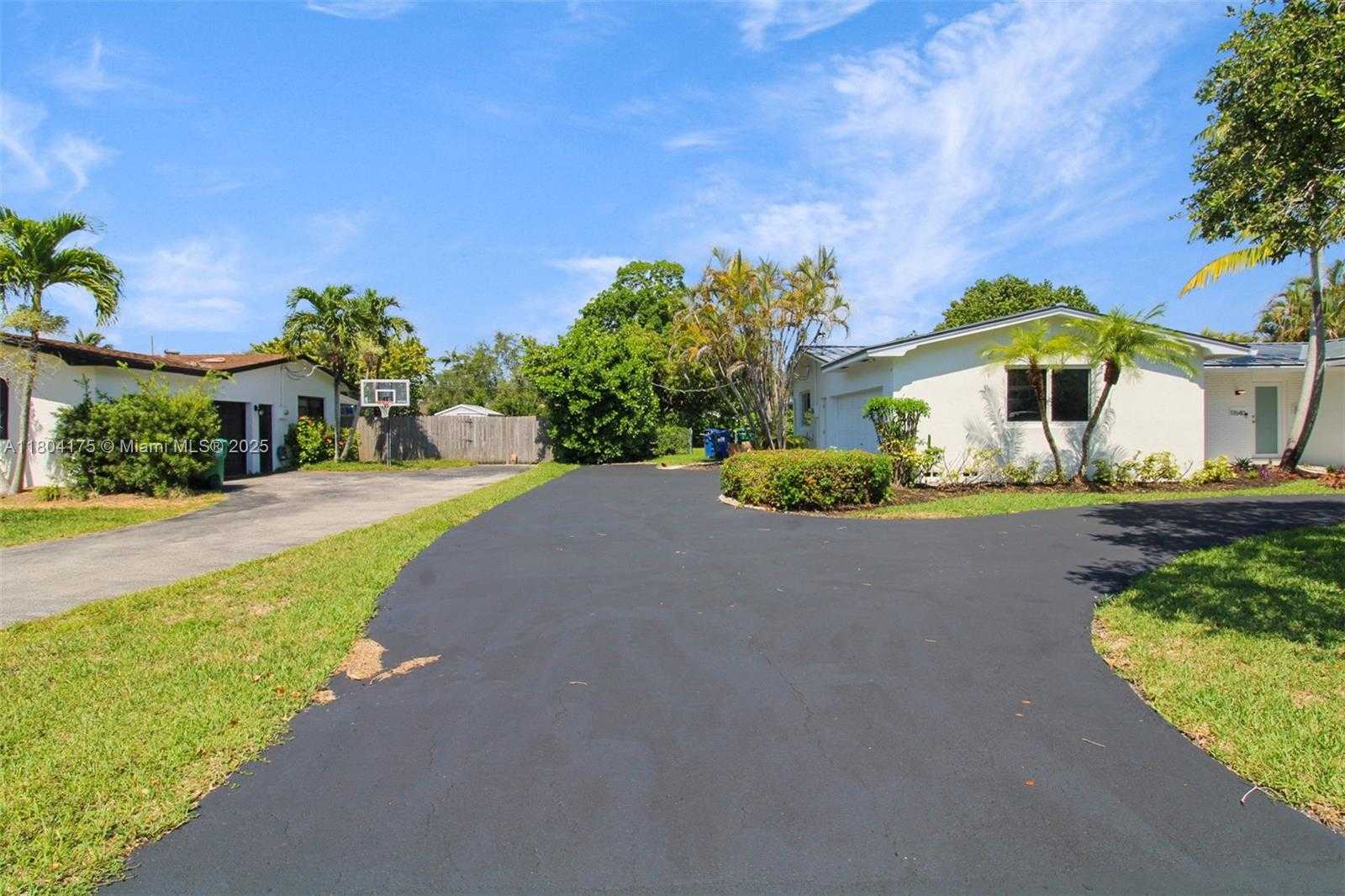 Small Image of 17640 SOUTH WEST 84TH CT, Palmetto Bay Number 4