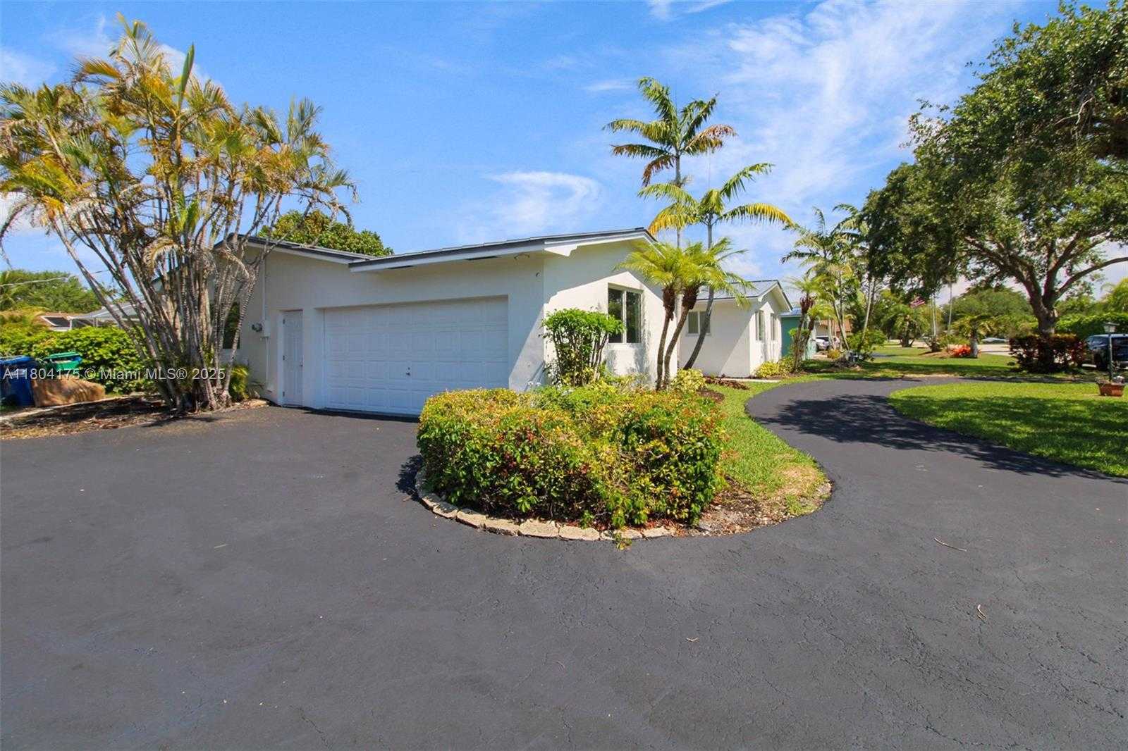 Small Image of 17640 SOUTH WEST 84TH CT, Palmetto Bay Number 5