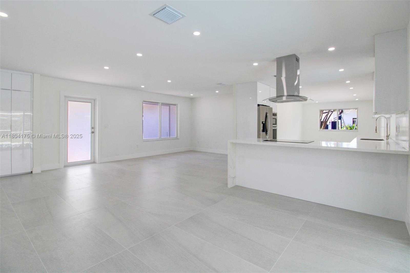 Small Image of 17640 SOUTH WEST 84TH CT, Palmetto Bay Number 9