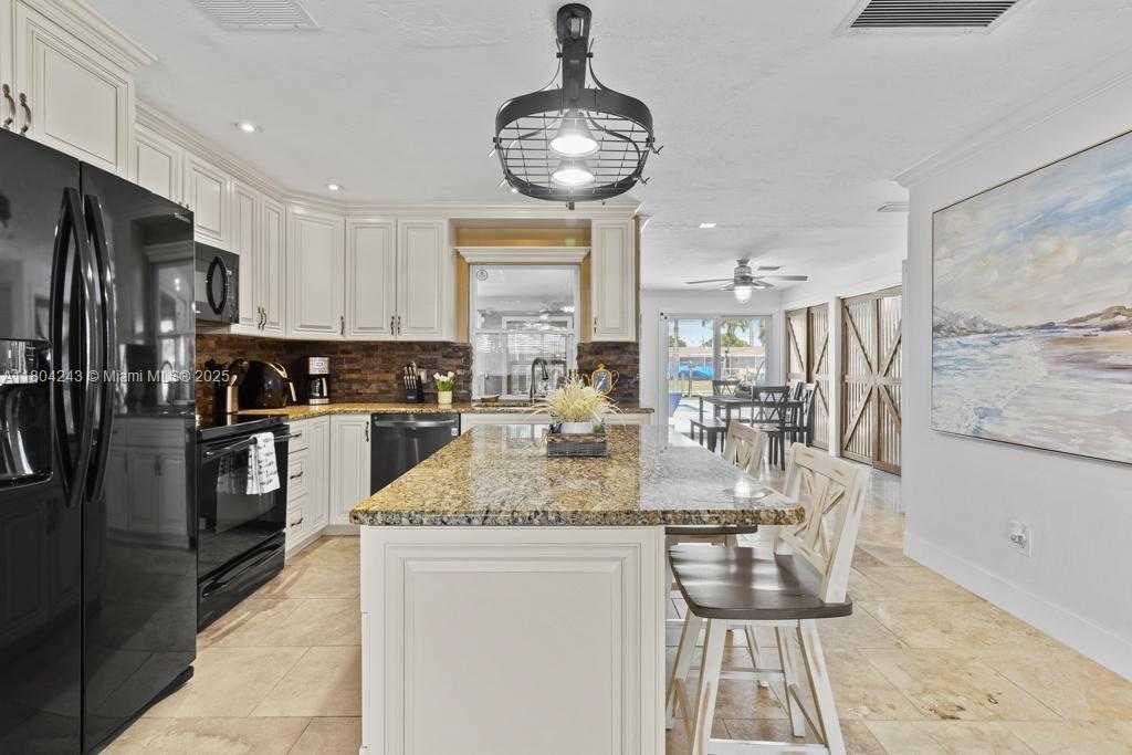 Small Image of 5287 TIFFANY CT, Cape Coral Number 10