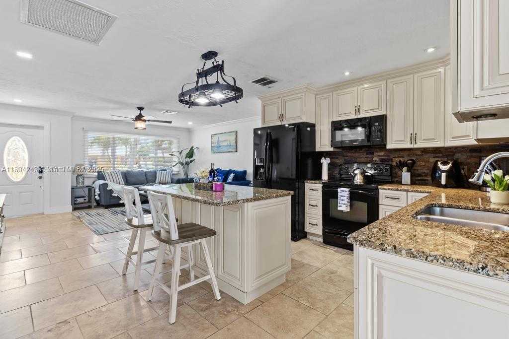 Small Image of 5287 TIFFANY CT, Cape Coral Number 13