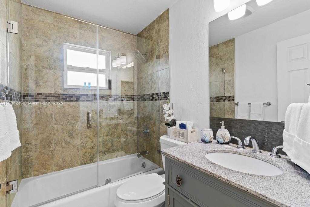 Small Image of 5287 TIFFANY CT, Cape Coral Number 18