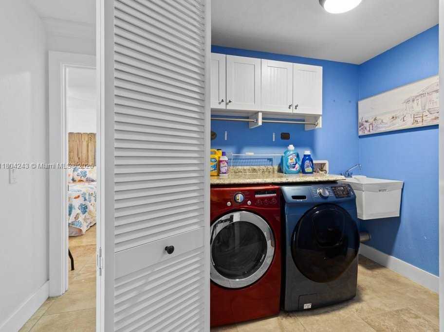 Small Image of 5287 TIFFANY CT, Cape Coral Number 28