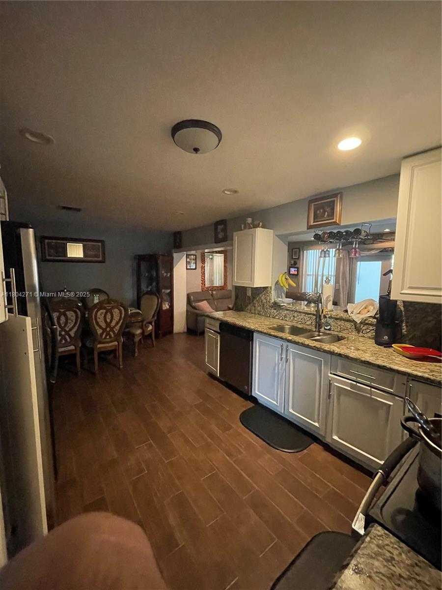 Small Image of 2724 CLEVELAND ST, Hollywood Number 12