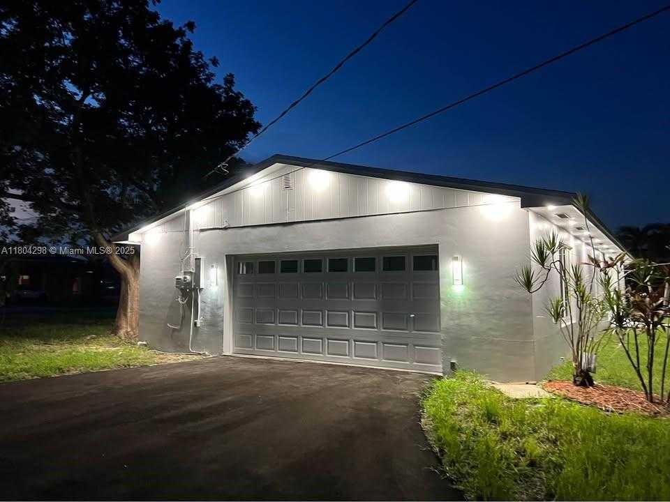 Small Image of 27501 SOUTH WEST 162ND CT, Homestead Number 4