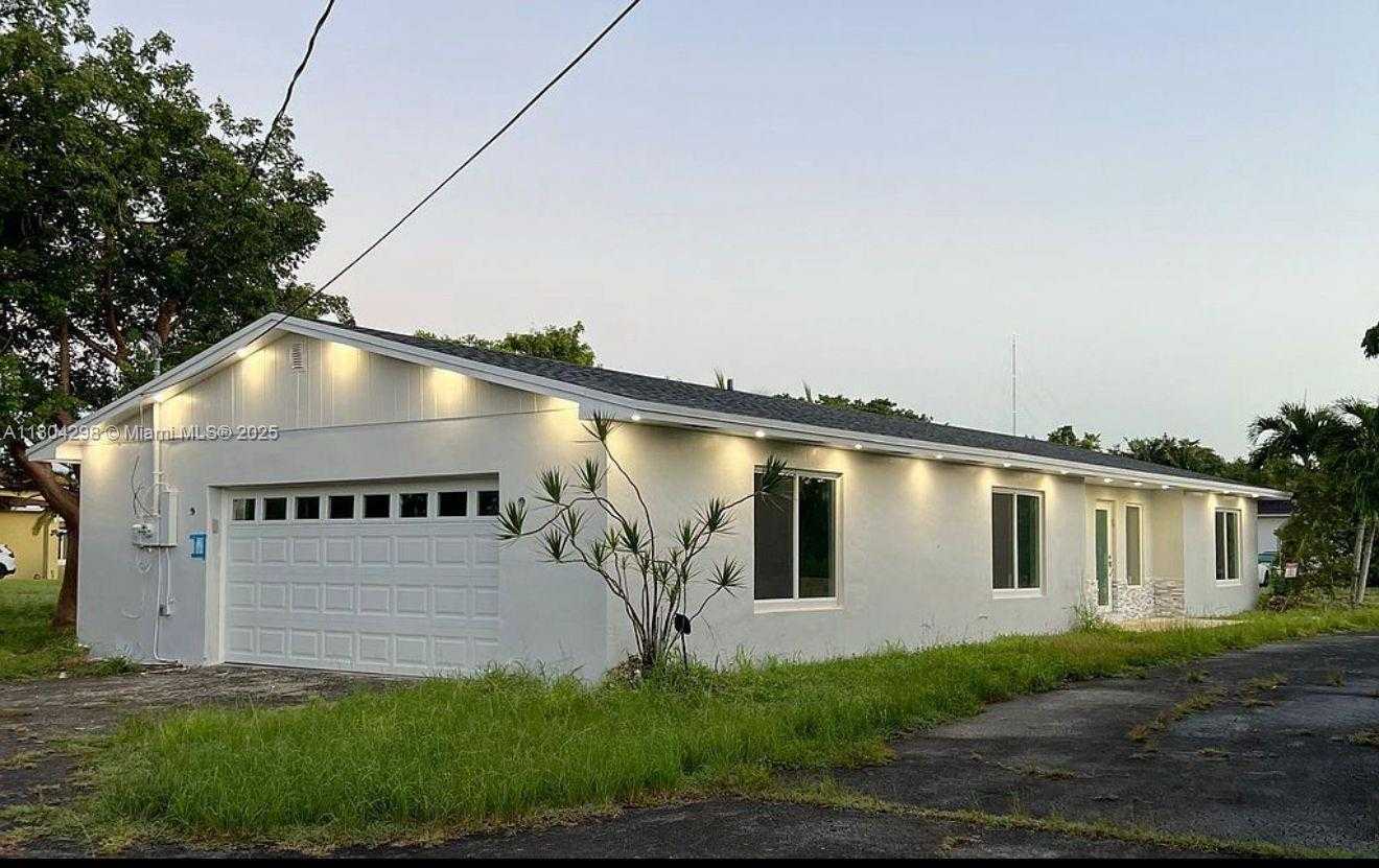 Small Image of 27501 SOUTH WEST 162ND CT, Homestead Number 5