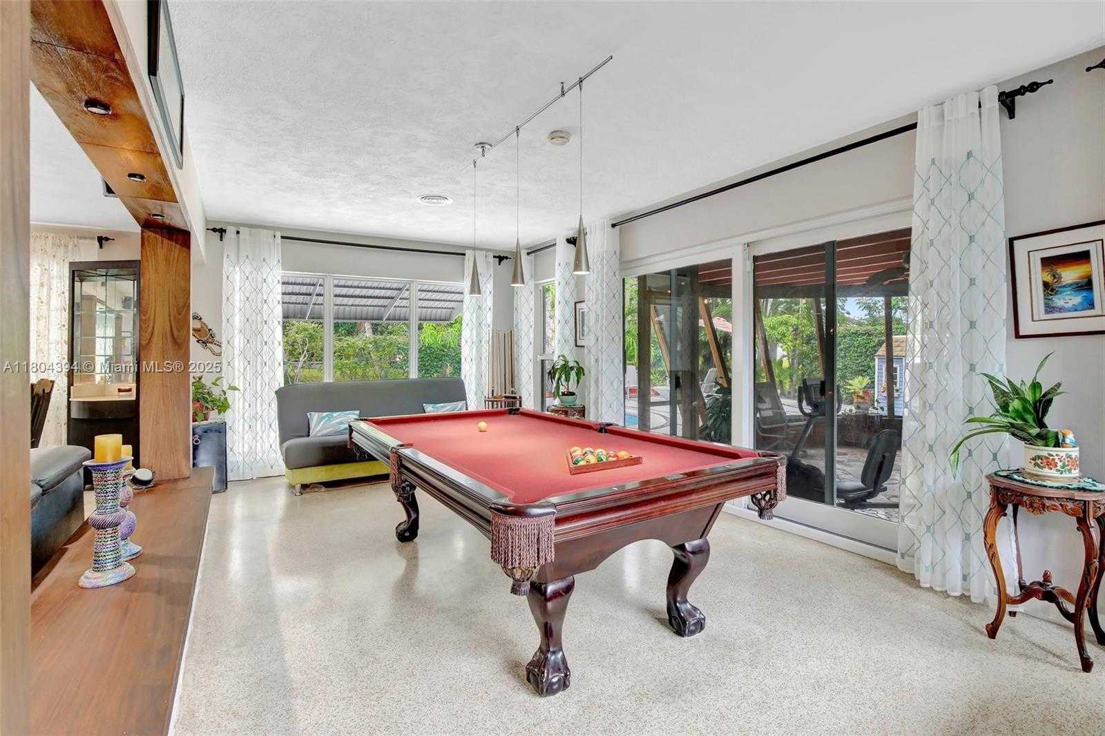 Small Image of 6285 PINE TER, Plantation Number 17
