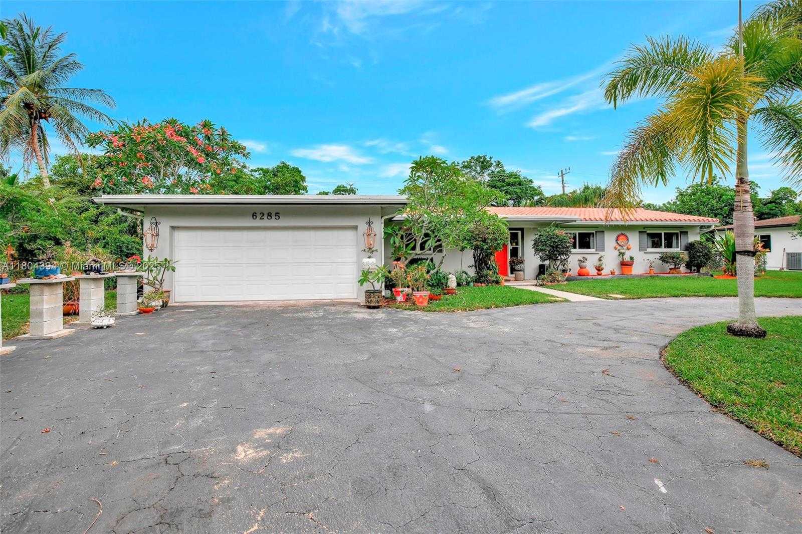 Small Image of 6285 PINE TER, Plantation Number 2