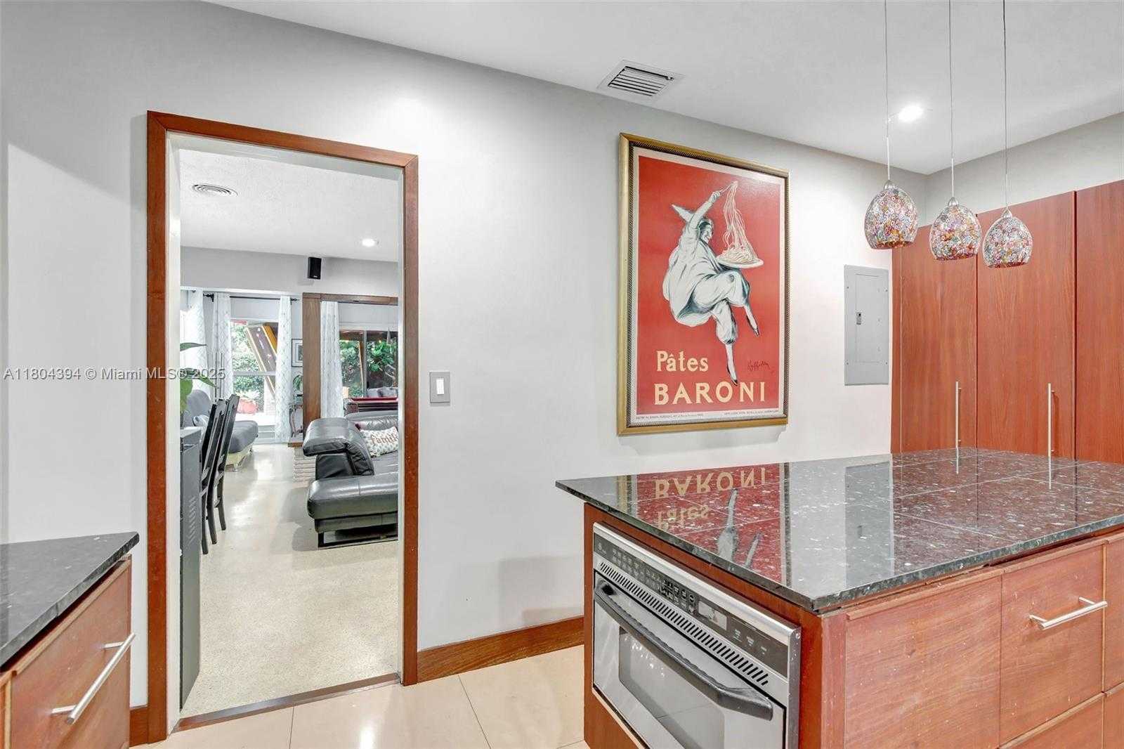 Small Image of 6285 PINE TER, Plantation Number 21