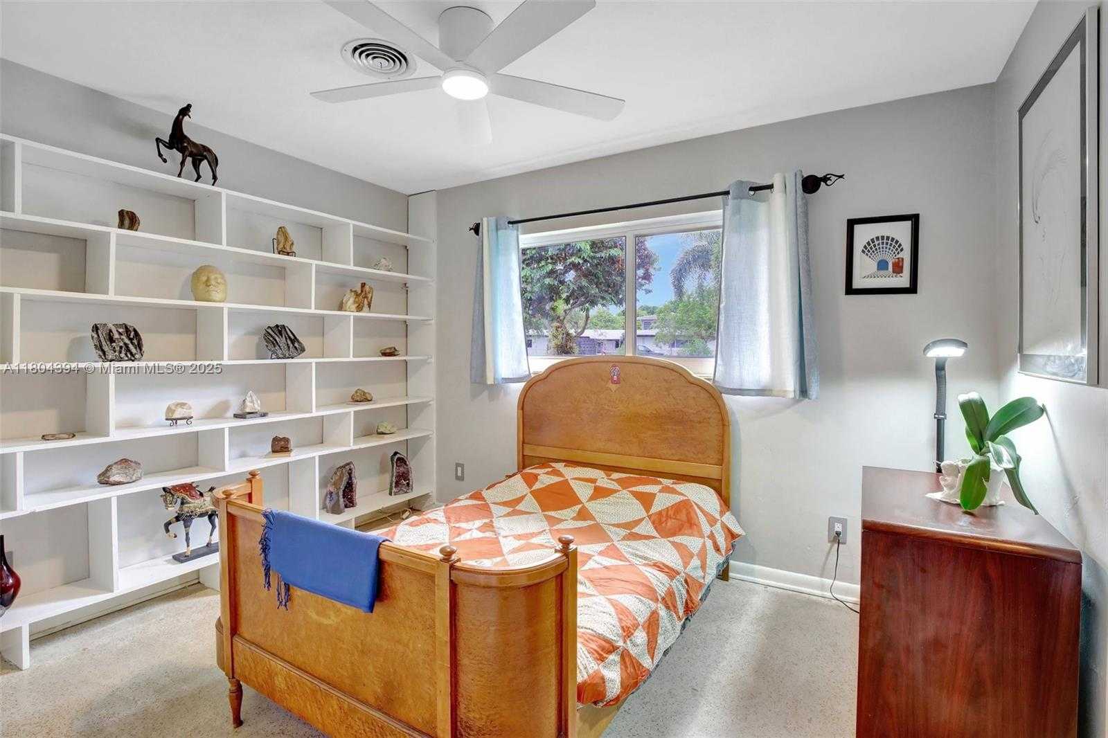 Small Image of 6285 PINE TER, Plantation Number 32