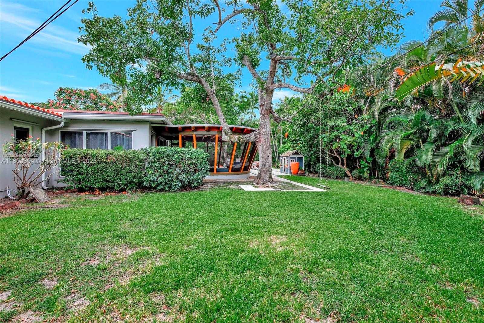 Small Image of 6285 PINE TER, Plantation Number 50