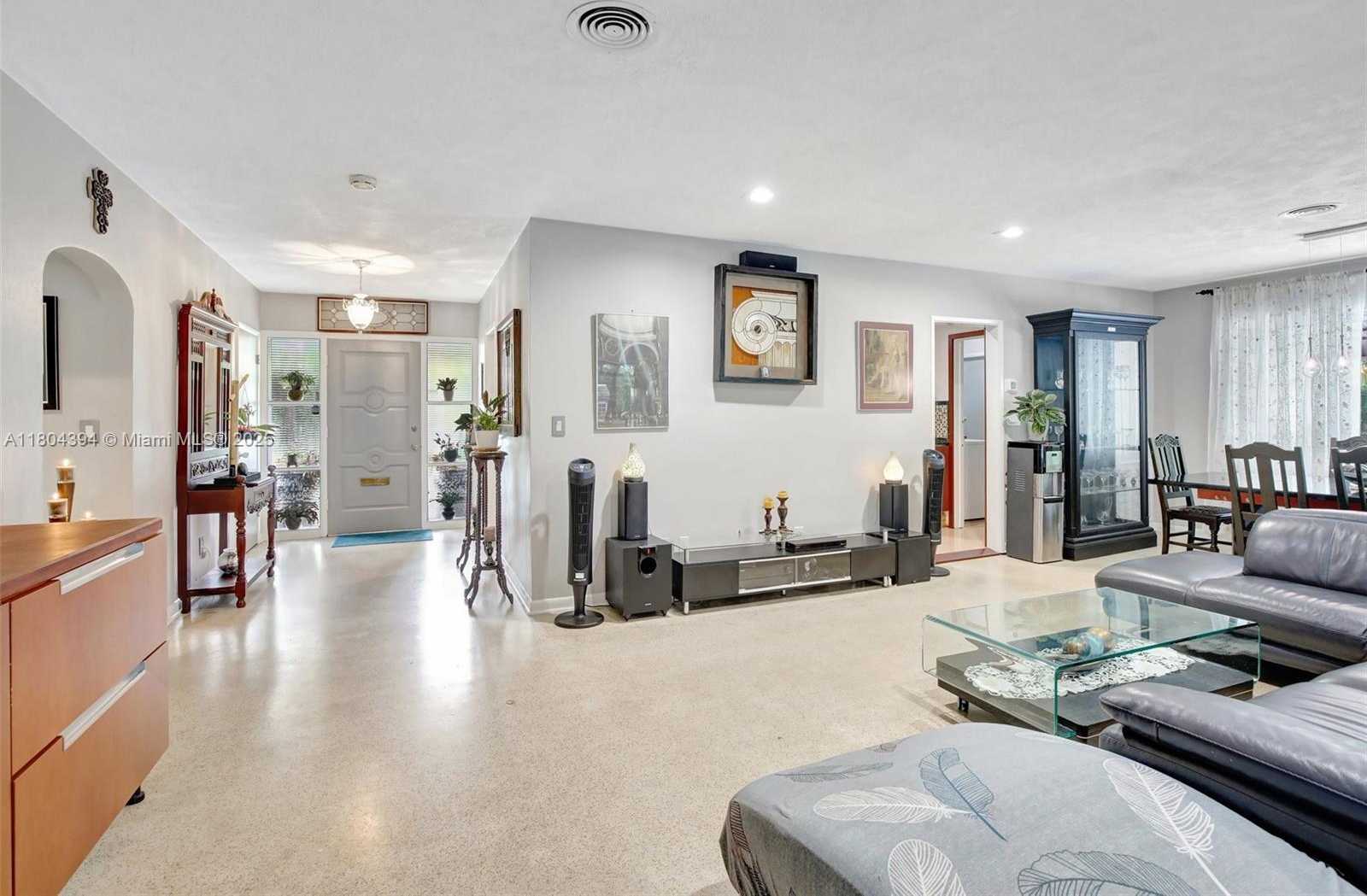 Small Image of 6285 PINE TER, Plantation Number 9