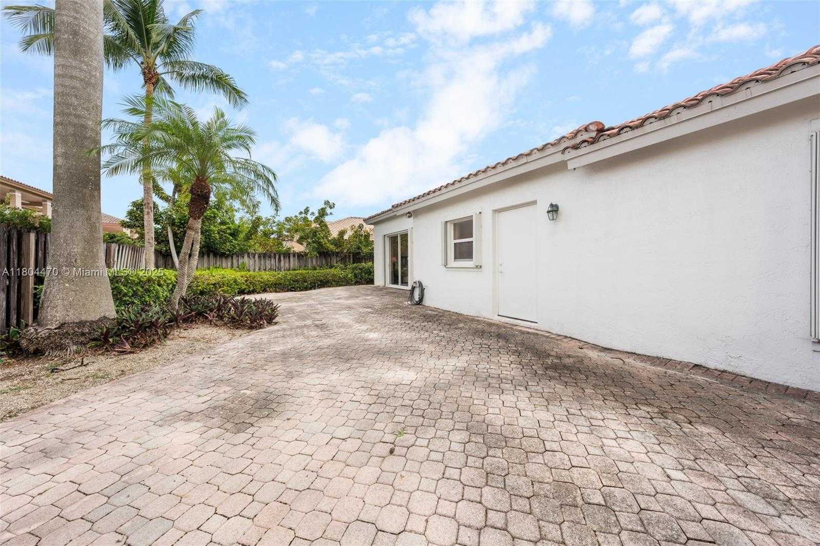 Small Image of 11351 NORTH WEST 64TH TER, Doral Number 30