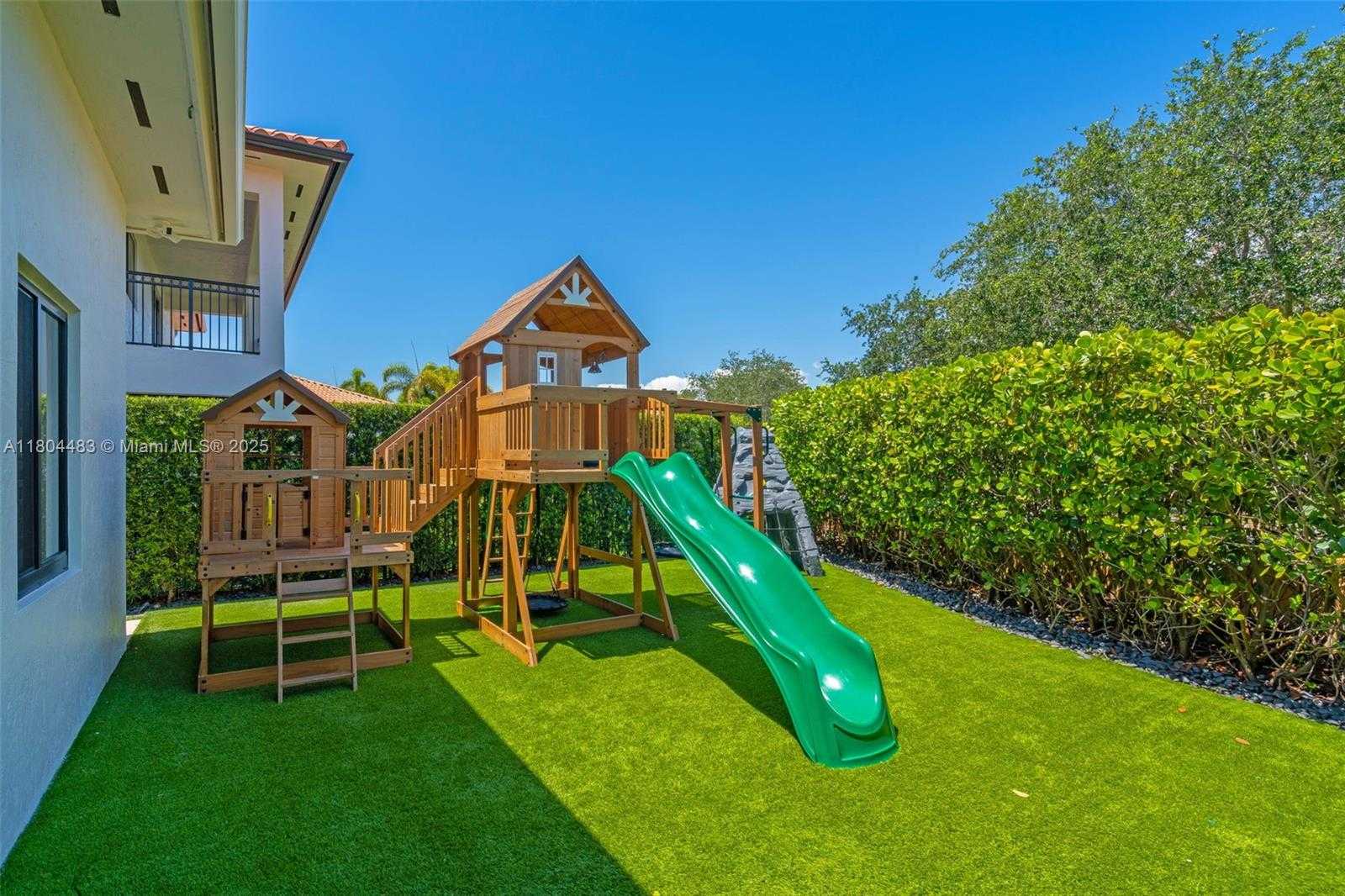 Small Image of 19336 SOUTH WEST 77TH PL, Cutler Bay Number 24