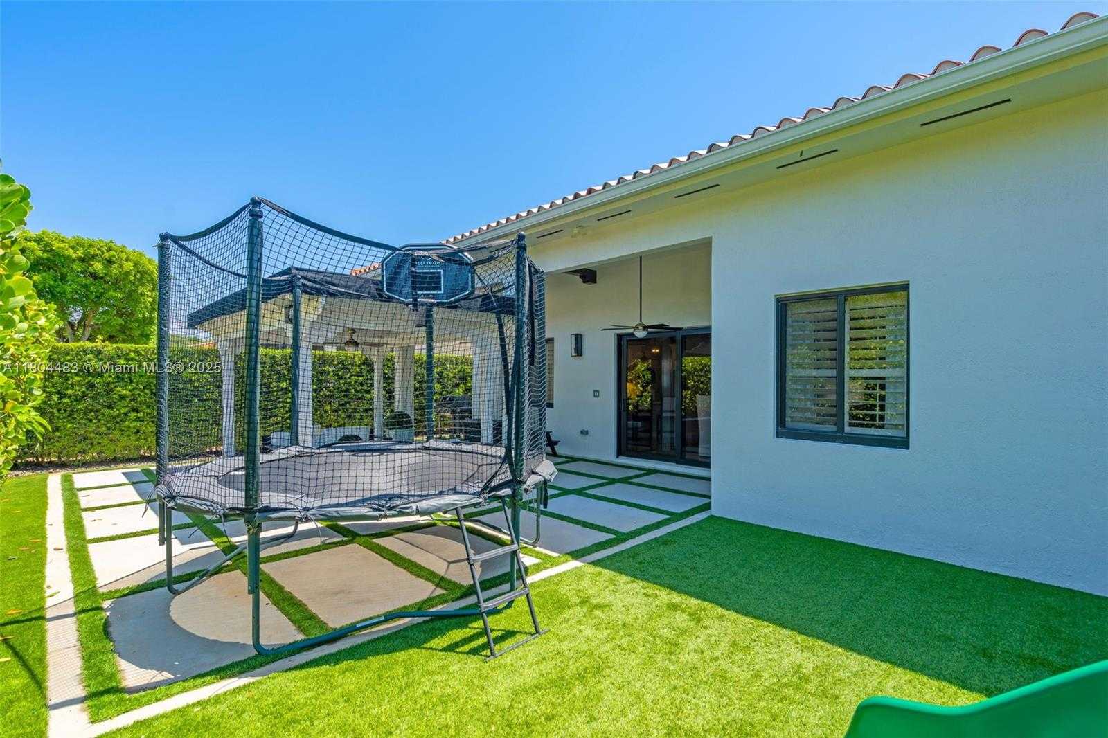 Small Image of 19336 SOUTH WEST 77TH PL, Cutler Bay Number 25