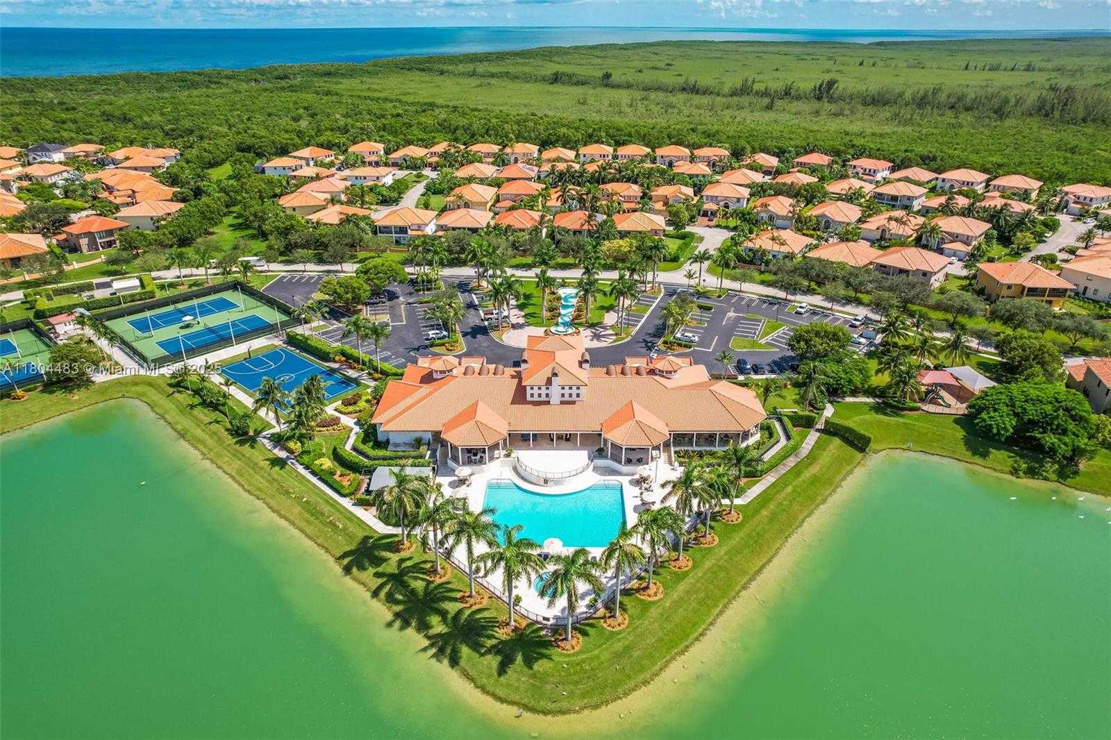 Small Image of 19336 SOUTH WEST 77TH PL, Cutler Bay Number 27