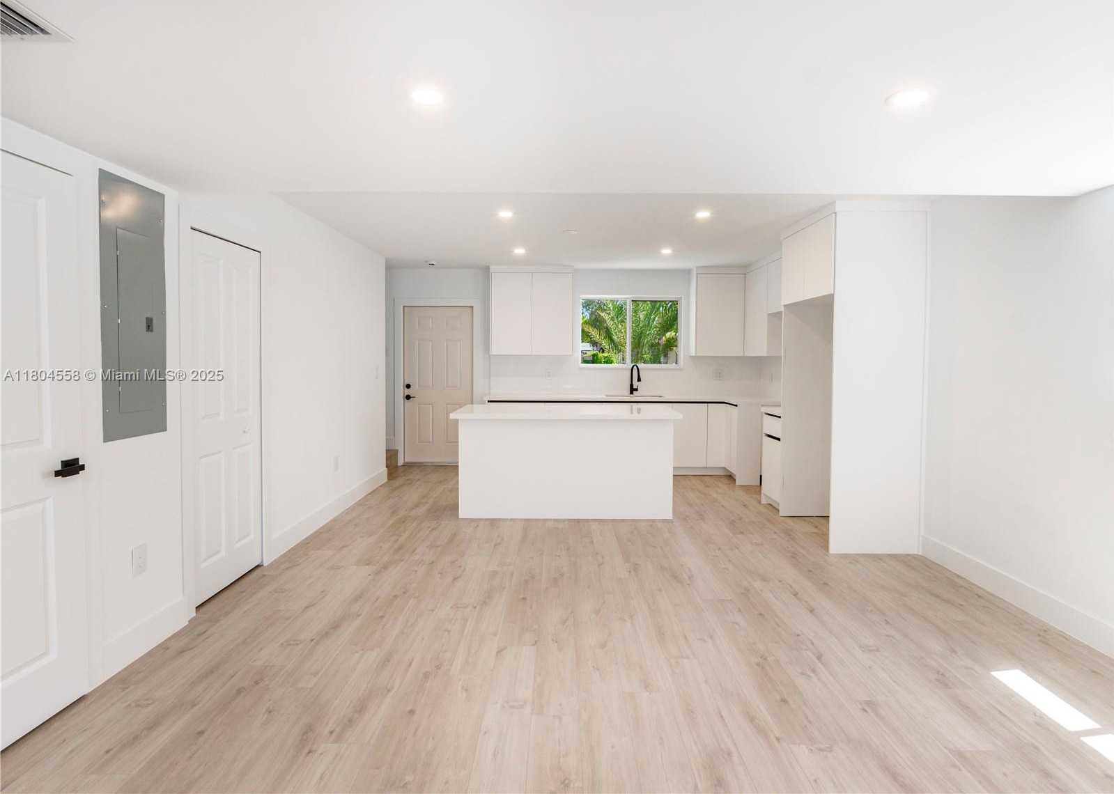 Small Image of 2039 NORTH EAST 172ND ST, North Miami Beach Number 10