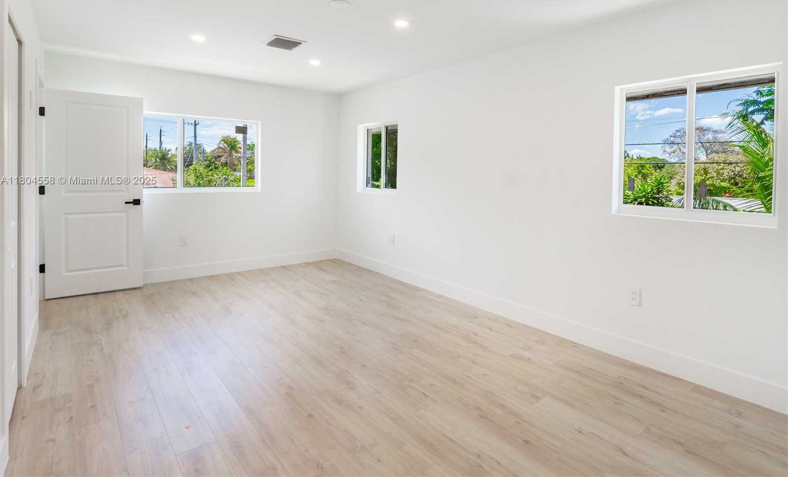 Small Image of 2039 NORTH EAST 172ND ST, North Miami Beach Number 14