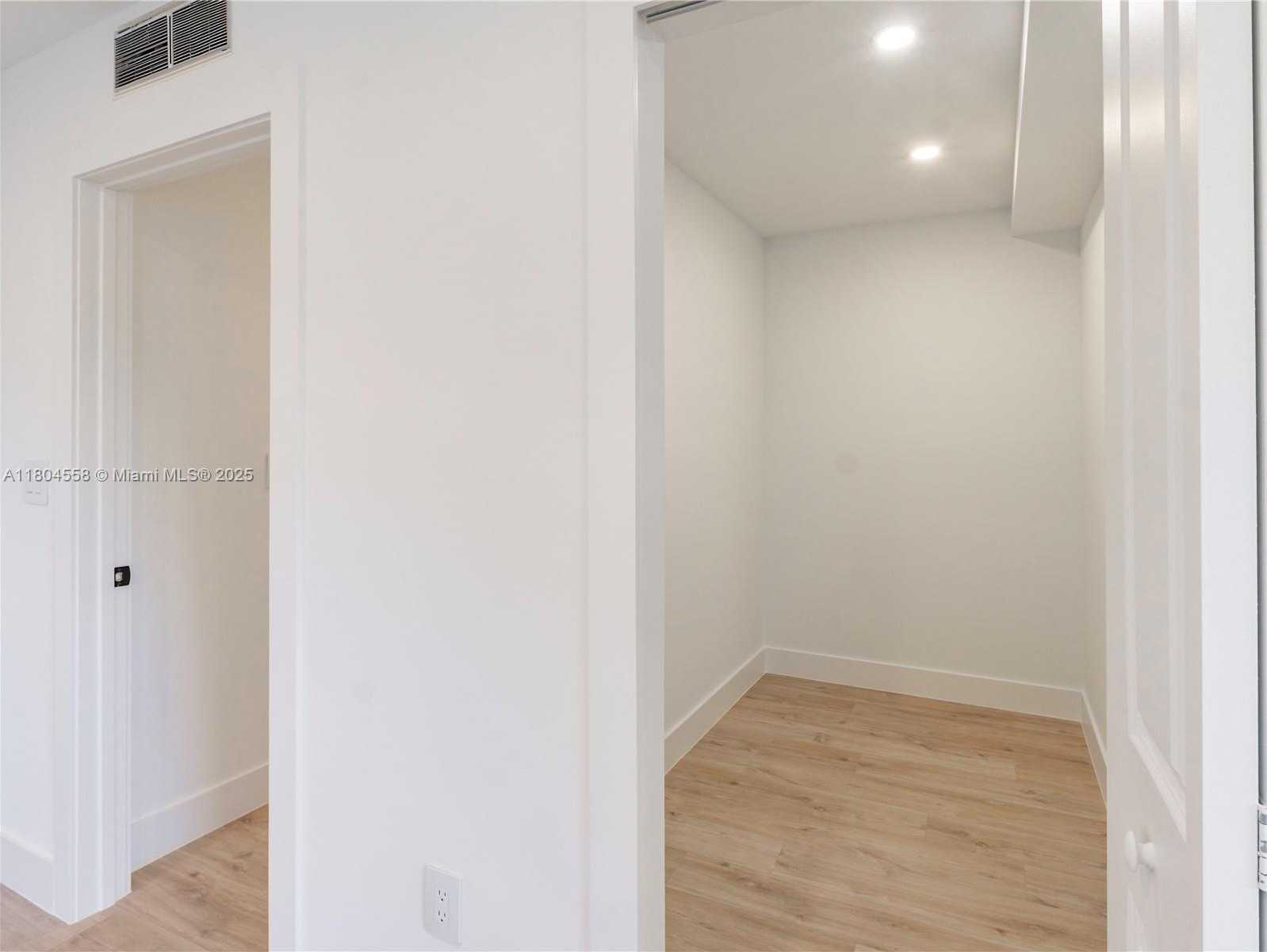 Small Image of 2039 NORTH EAST 172ND ST, North Miami Beach Number 16
